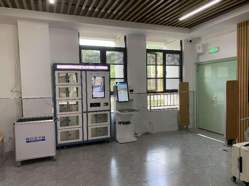 黄石市XX小学图书馆